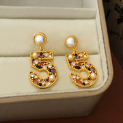 Individually niche and exaggerated digital earrings